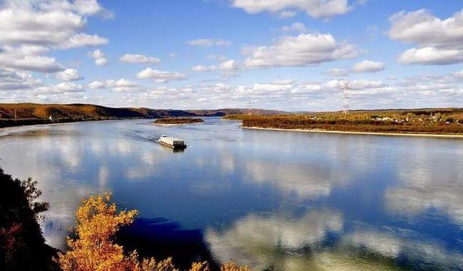 黑龙江，亲爱的听众朋友们，大家好！