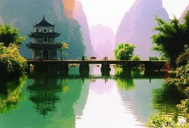 广西，地理、文化与社会发展的多元交响曲