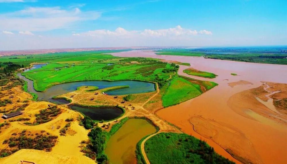 黄河怀抱中的宁夏画卷，作家笔下的神奇土地